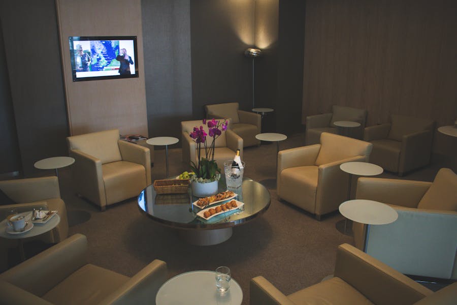 Who Should Consider Buying a Lounge Day Pass