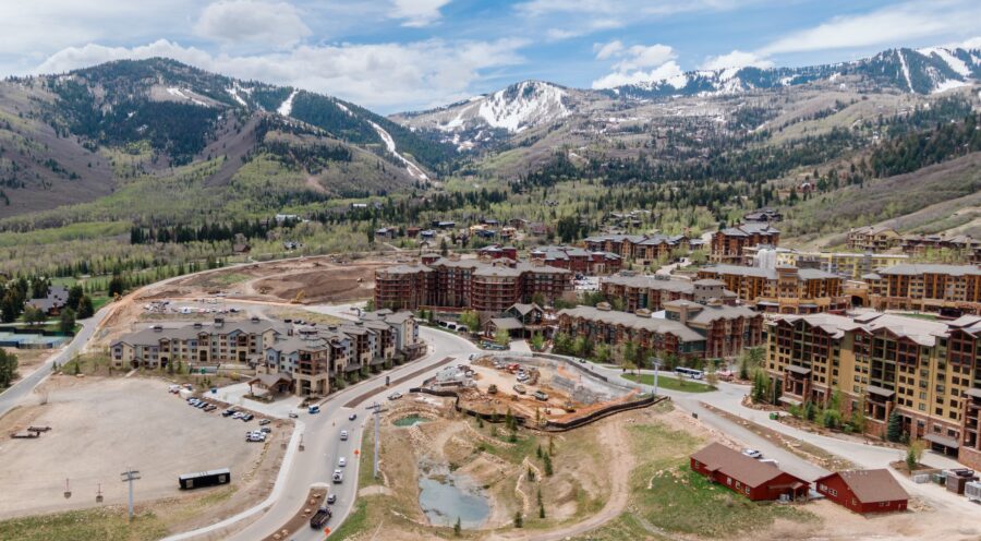 Scenic view of Park City, Utah, showcasing its ski slopes and charming town nestled in the mountains
