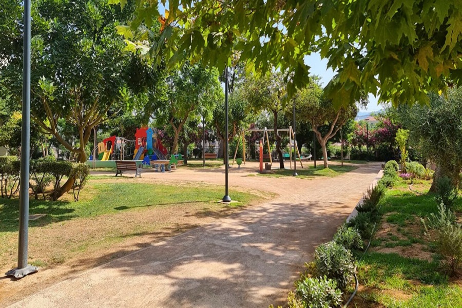 Wander Through Chania's Public Garden