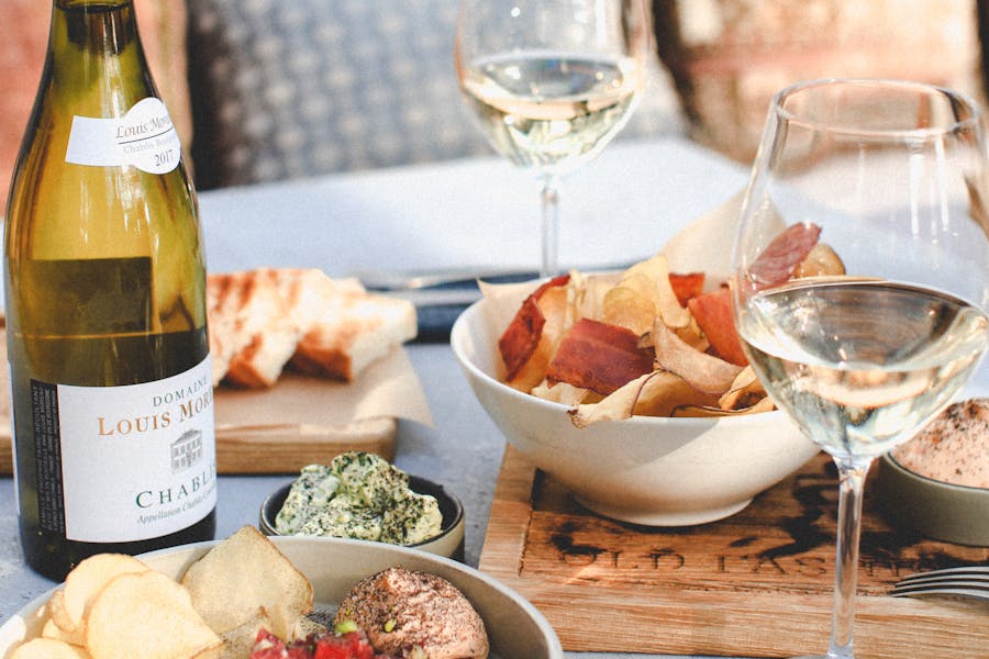 French wines paired with seasonal dishes