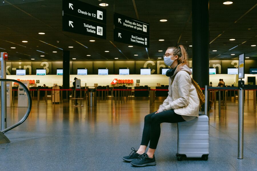 Traveler with mask
