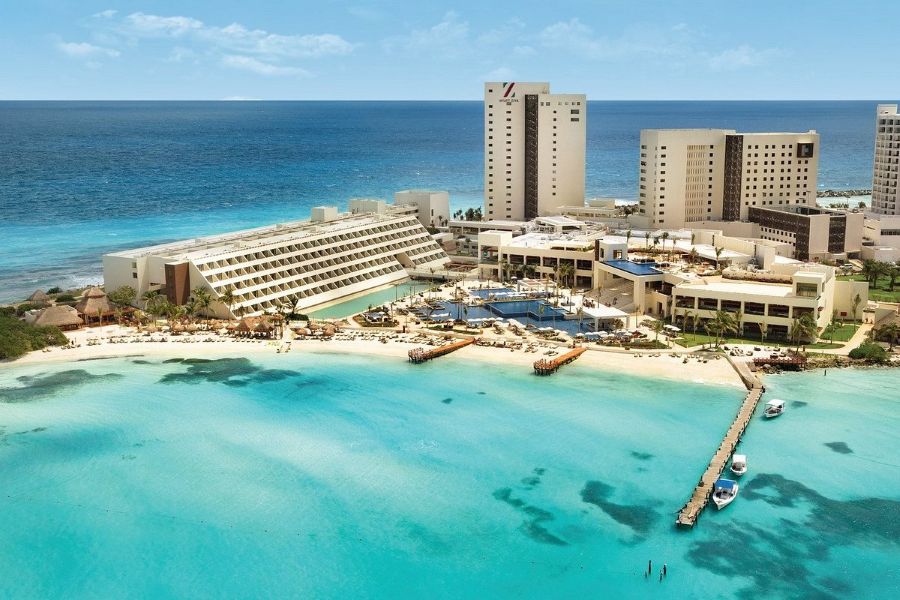 Cancun’s beachfront hotels