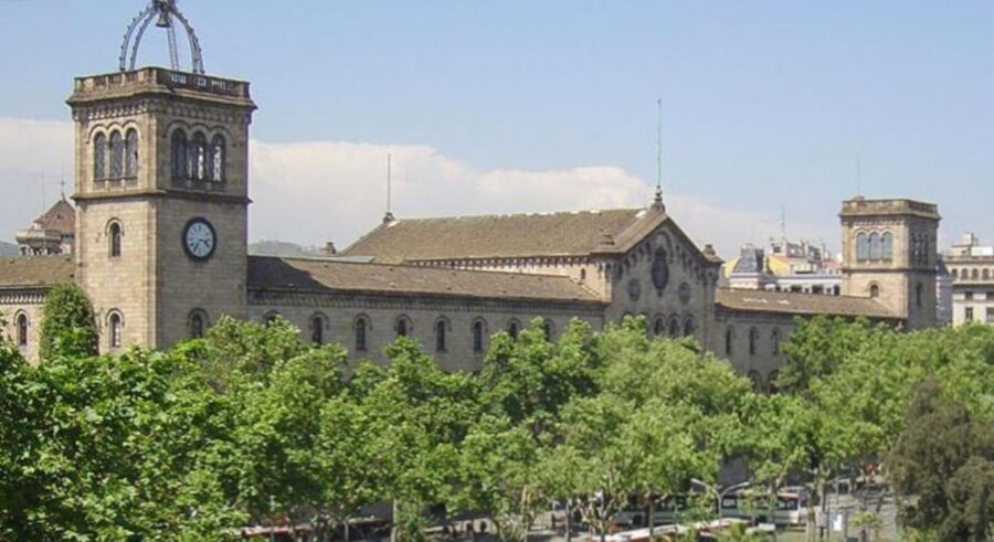 Building exterior of the Universitat de Barcelona